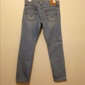 ⭐️ Hard to find! Levi's low slouch stretch jeans❤️